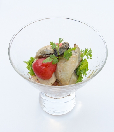 牡蠣とトマトのマリネ　5BOCA（750円）