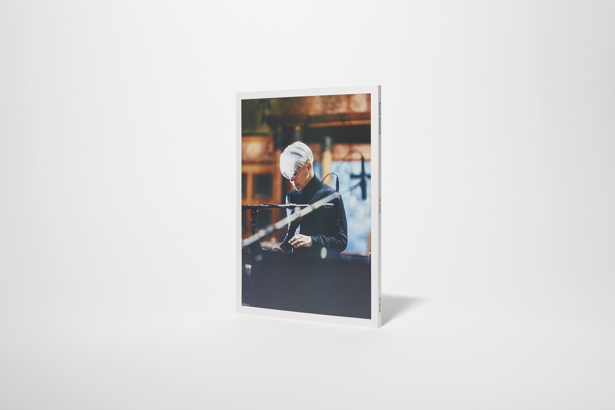 1 31より限定500部をオンライン販売 Wired 日本版別冊 Ryuichi Sakamoto On Async 坂本龍一 Asyncのこと コンデナスト ジャパンのプレスリリース