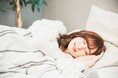 約7割が“寝苦しさ”で快眠の妨げに！？「寝汗」「ムレ」を軽減する梅雨の快適な睡眠環境づくりとパジャマ選びを解説