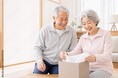 敬老の日ギフトの「マンネリ問題」に新提案！約7割が「ギフト選び」に苦戦・・・秋の寒暖差から守る「おもいやり健康ギフト」をご紹介