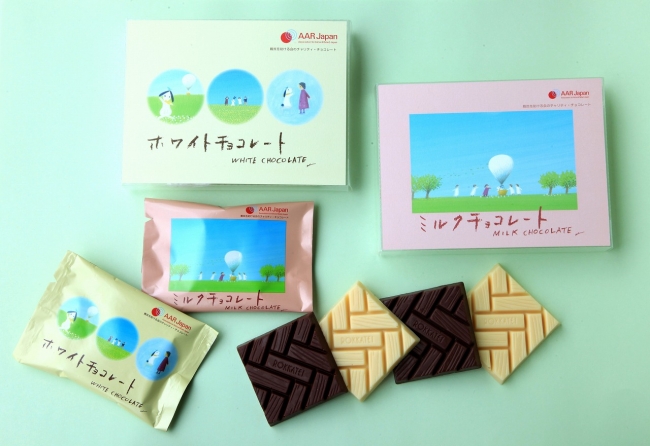 六花亭製菓株式会社（北海道帯広市）製造のミルクチョコとホワイトチョコの2種類。ともに4枚入り550円（税込）