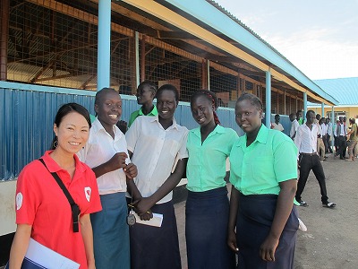 ケニアの難民キャンプで教育支援