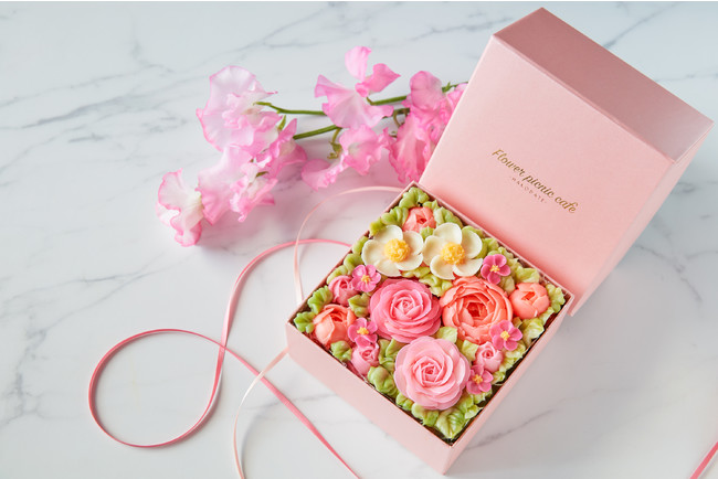 【母の日2022】食べられるお花のボックスフラワーケーキ／6,900円（税込）