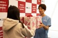 医者 兼 お笑い芸人のしゅんしゅんクリニックPさんが1/18(土)から始まる受験を直前に控えた医学部受験生へエールを贈る「医学部受験生への合格祈願応援キット」贈呈式 開催