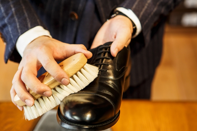 SHOE SHINE & WHISKY NIGHT