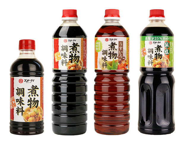 (左から)煮物調味料500ml 426円、煮物調味料1L 540円、 うすいろ煮物調味料1L 540円、減塩煮物調味料1L 594円(いずれも税込)