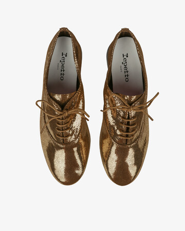 Zizi gomme Oxford Shoes (Antic) 63,800円 伊勢丹新宿店、ジェイアール名古屋タカシマヤ、阪急うめだ本店、オンラインストア　発売