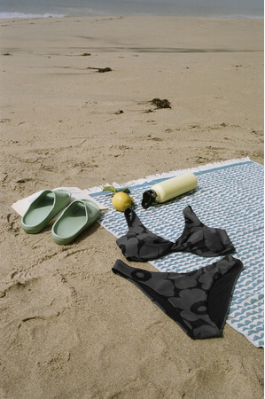 トップス 13,200円 ボトムス 9,350円(5月27日発売予定) Papajo バスタオル 8,800円(販売中) トップス 13,200円 ボトムス 9,350円(5月27日発売予定) Papajo バスタオル 8,800円(販売中)