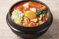 マナラ初!東京純豆腐との異業種コラボ 身体を全方位から温める 温活 Hotキャンペーン スペシャルコラボメニュー「生姜でホッとあたたまる、牡蠣のシチュー風スンドゥブ」を11月1日(金)から提供開始