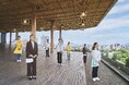 おりづるタワーが6年ぶりにユニフォームをリニューアル
