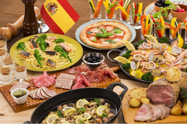 サングリアやワインとの相性抜群のスペイングルメを中心とした料理が並びます