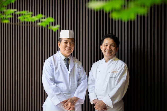 和倉温泉加賀屋 総料理長 宇小氏（左）ホテルグランヴィア京都 総料理長 柏木（右）
