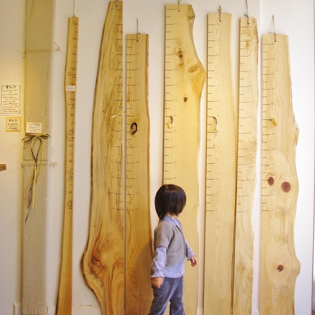 HAZAI(R) project人気No.1「森の身長計」家族の成長を記録できる