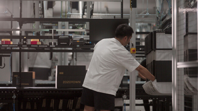 複数注文された商品を注文別に仕分ける作業を「Pocket Sorter」で自動化