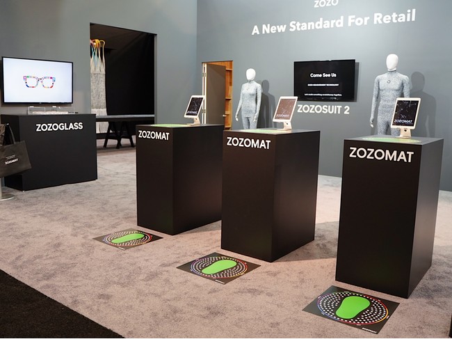 ブース内にはこれまでにリリースした計測テクノロジーが集結。ZOZOSUIT 2に目を引かれ、「あれはなんなんだ!?」と興味を持ってくれる方も多くいらっしゃいました ブース内にはこれまでにリリースした計測テクノロジーが集結。ZOZOSUIT 2に目を引かれ、「あれはなんなんだ!?」と興味を持ってくれる方も多くいらっしゃいました