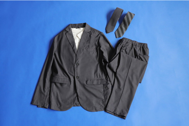 SY-00001　ジャケット　￥5,940 SY-00002　パンツ　￥4,950 SJ-00002　ストライプ柄ネクタイ　￥4,620 ZJ-00036　ドット柄ネクタイ　￥3,960