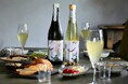 “食を楽しむ人”へ、2つの和酒『KASANE』。和洋折衷な「現代の和食」のための、柚子&茶のスパークリング和酒と日本酒が、7月24日(木)新登場。お取り寄せにも、グルメなあの人への贈り物やギフトにも。