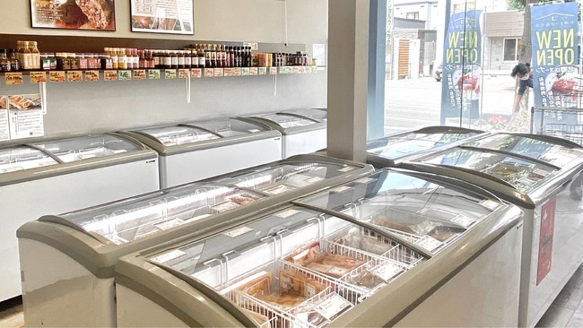 【店舗内観】明るく清潔的な店内には常に豊富な商品をご用意しています