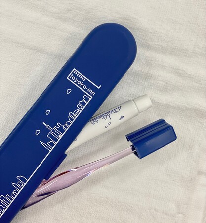 使用済のプラスチック製アメニティから作られた歯ブラシケースセット