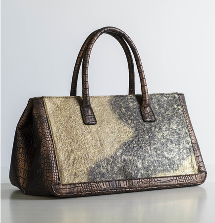 商品番号0009：オリジナルバッグ2／4万4000円(税込) ※今回は、写真と異なるきものをリメイクした商品を展示しています