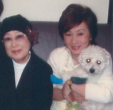 左より）赤木春恵さん、娘・野杁 泉さん