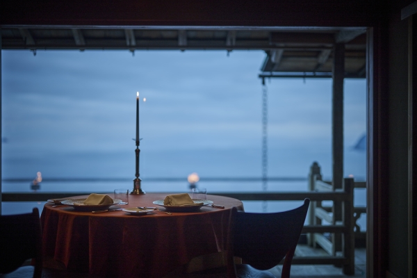 穏やかな海を眺めながらのディナーは、心に残る時間に(THE HIRAMATSU HOTELS & RESORTS 熱海) 穏やかな海を眺めながらのディナーは、心に残る時間に(THE HIRAMATSU HOTELS & RESORTS 熱海)
