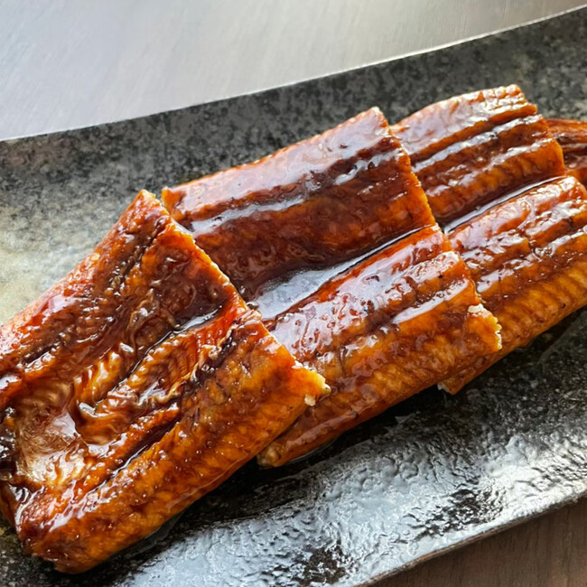 鰻の名産地として有名な鹿児島県大隅の綺麗な水で育てた鰻 鰻の名産地として有名な鹿児島県大隅の綺麗な水で育てた鰻