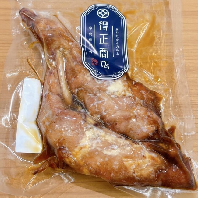 下処理を1本1本丁寧に行い、丸大豆醤油タレで甘めの味がしっかりと染み込んだローストレッグ 下処理を1本1本丁寧に行い、丸大豆醤油タレで甘めの味がしっかりと染み込んだローストレッグ