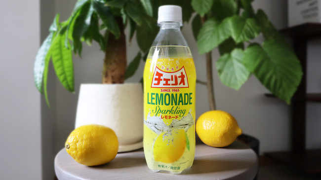 レモン風味でシュワっとリフレッシュ　※写真はイメージです。実際の飲料に果汁は含みません。