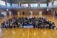 「夢は一つでなくても良い」シーホース三河・石井講祐選手が小学校で熱いメッセージ。150名の児童とバスケで深めた「なかまづくり」の絆