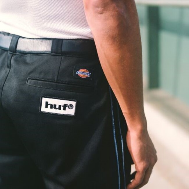 HUF × DICKIES(R) STANDARD 874 PANT/BLACK, BROWN/¥19,800 HUF × DICKIES(R) STANDARD 874 PANT/BLACK, BROWN/¥19,800