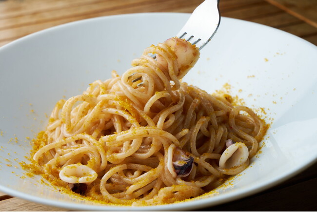 ヤリイカとカラスミの”梅”ペペロンチーノ ～追い鰹を添えて～：1,490円(税込)