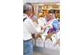 川西特産 早生桃「日川白鳳」の即売会を今年も開催 / 兵庫県川西市