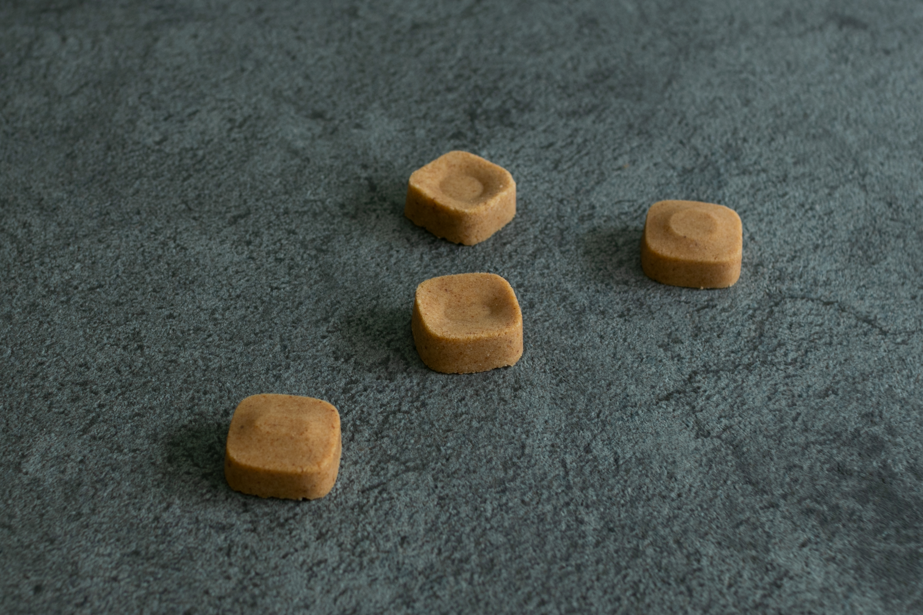 カノーブルから新作和菓子 飛鳥時代の乳製品 蘇 醍醐 をモティーフとした 金甘酪 と 焦がしバターと和三盆糖の 銀甘酪 を 東武百貨店池袋店で5月16日から数量限定販売 ナショナル デパート株式会社のプレスリリース カノーブルから新作和菓子 飛鳥時代の乳製品 蘇 醍醐 をモティーフとした 金甘酪 と 焦がしバターと和三盆糖の 銀甘酪 を 東武百貨店池袋店で5月16日から数量限定販売 ナショナル デパート株式会社のプレスリリース