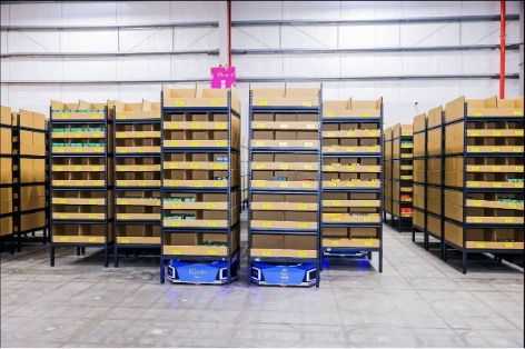 ネスレの中国初となる直販用スマート物流センターに導入された無人搬送車(写真出典:アリババグループ)