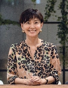 井上 友美 氏