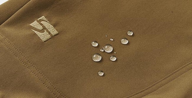 100洗80点の耐久撥水加工で、雨や汚れを軽減 100洗80点の耐久撥水加工で、雨や汚れを軽減