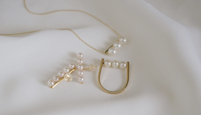 pierce：Elimmu (エリム) ｜ ring：Toroise (トロワゼ) ｜ necklace：Akkord (エコート)