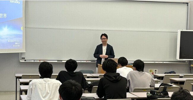秋田県立大学講義の様子