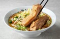 【どうとんぼり神座】年末年始にピッタリの新作登場!神座のスープを引き立てるあっさりとした味わいの”ふわトロ”チャーシューがたっぷり『ド満福デッ角煮ラーメン』12月17日(火)より期間限定で販売開始