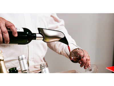 AI判別によりワインごとに最適な酸素量を加えられる「スマートワインエアレーターAveine（アベイン）」をMakuakeにて発売開始