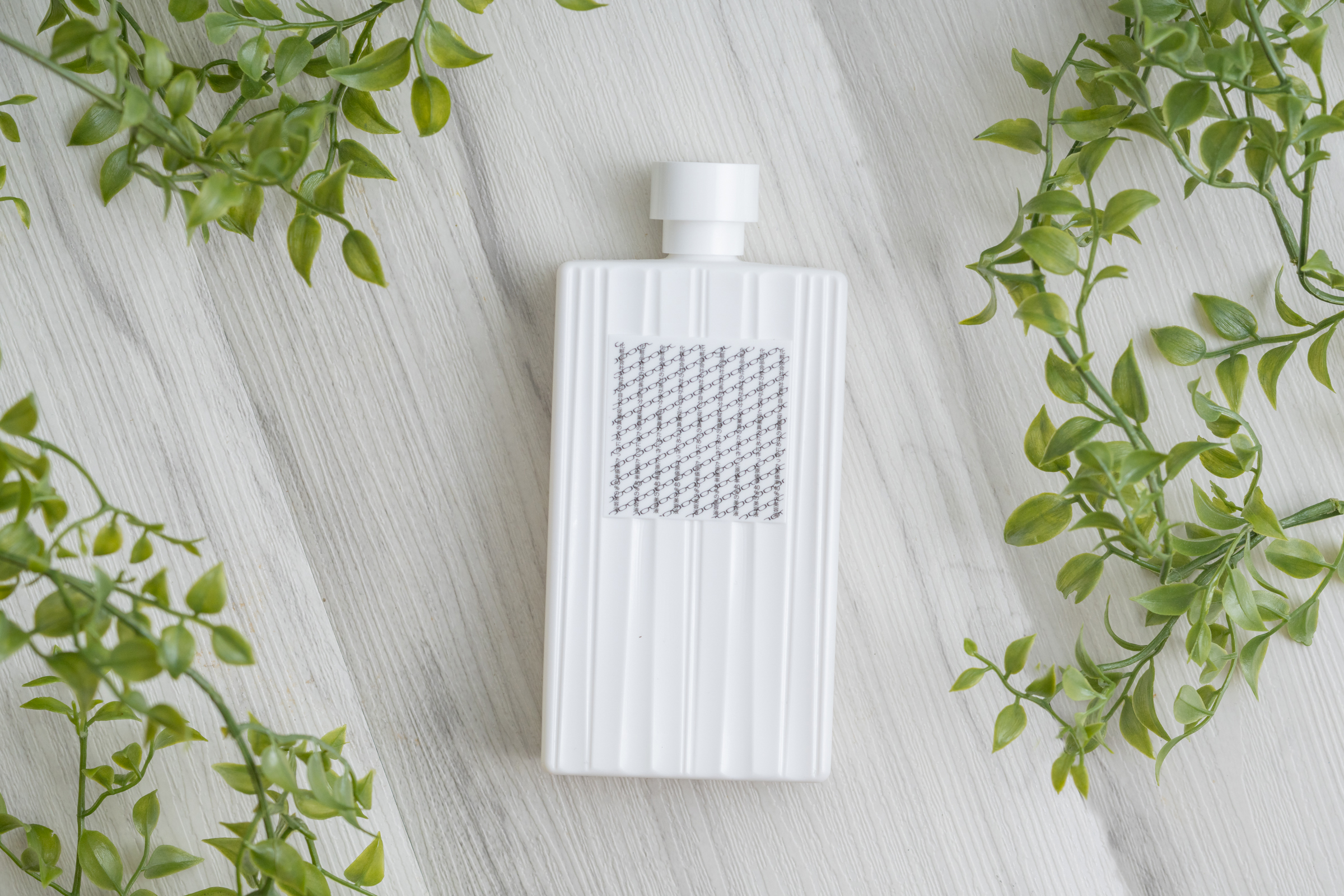 「化粧品会社の社長が自分と従業員のために作った原価率50%の美容液」2025年12月9日に予約受付開始