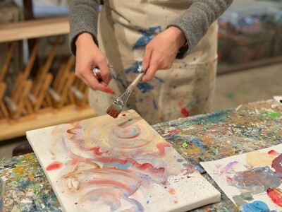 ��l�̃A�g���G�T�u�X�N�wCREA BASE Creative Course�x������E�V�h�ɃI�[�v���B5��1������1������W�I