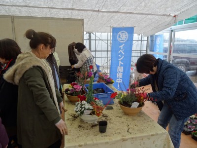 【ＪＡＦ石川】ＪＡＦデー『クリスマス寄せ植え＆迎春寄せ植え教室』を開催！！ 