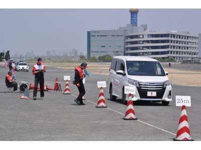 【JAF大阪】セーフティートレーニングおよびシニアドライバーズスクールを開催します。