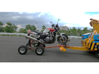 【JAF九州】レッカー車でバイクを運ぶ！？二輪アタッチメント九州初公開！