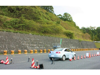 【JAF広島】普段公道ではできない運転体験をマイカーで　安全運転実技講習会＆サポカー同乗体験会を開催します