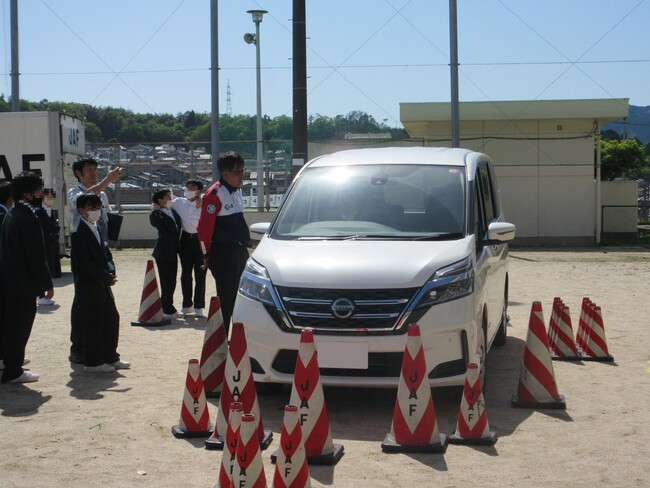 【JAF広島】交通事故防止と安全な交通社会の実現を目指して　小中高生向け交通安全教室を開催