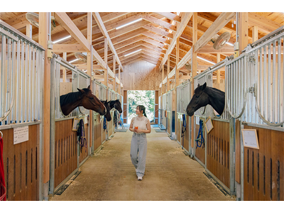 【JAF滋賀】観光養老牧場 メタセコイアと馬の森にて、引退競走馬とふれあうイベントを開催します