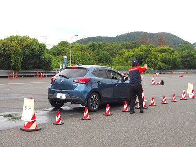【JAF岡山】公道では試せない　急ブレーキや危険回避をマイカーで体験